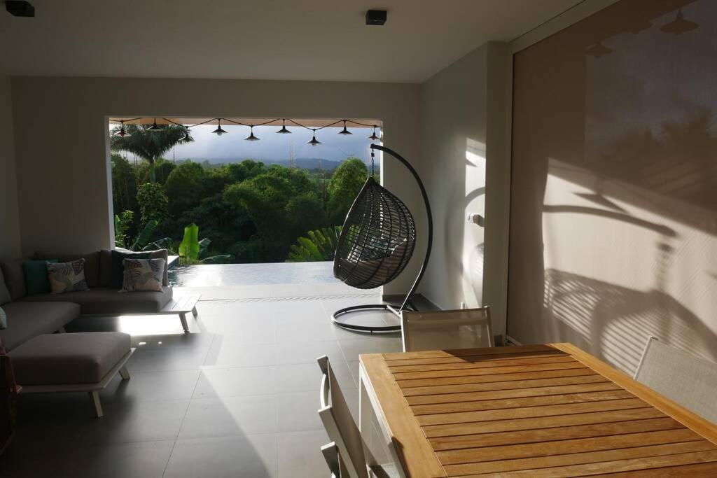 Villa Kumquat Avec Piscine Et Vue Sur Les Montagnes Petit-Bourg Bagian luar foto