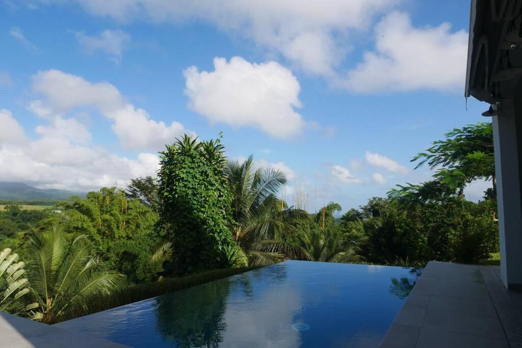 Villa Kumquat Avec Piscine Et Vue Sur Les Montagnes Petit-Bourg Bagian luar foto