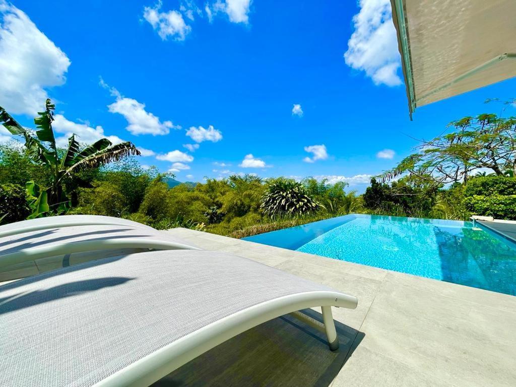 Villa Kumquat Avec Piscine Et Vue Sur Les Montagnes Petit-Bourg Bagian luar foto